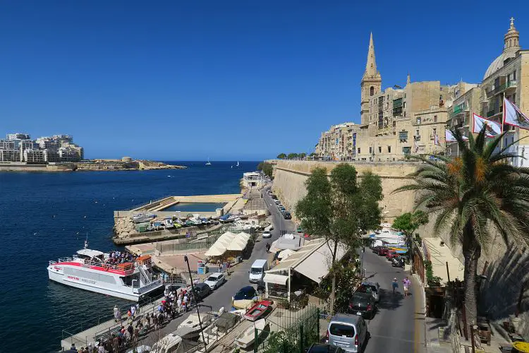Der Blick von Valletta auf den Marsamxett Harbour und Sliema.