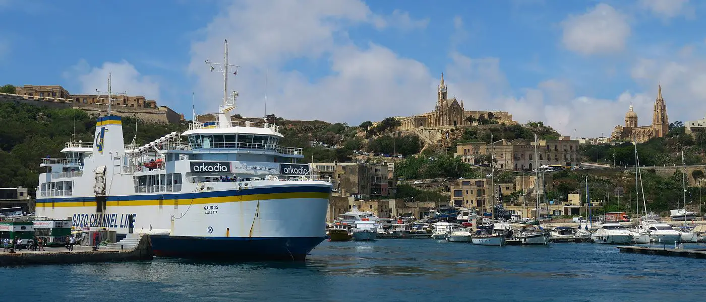 Eine Sehenswürdigkeiten auf Gozo ist der Hafen in Mgarr, in dem alle Schiffe aus Malta ankommen.