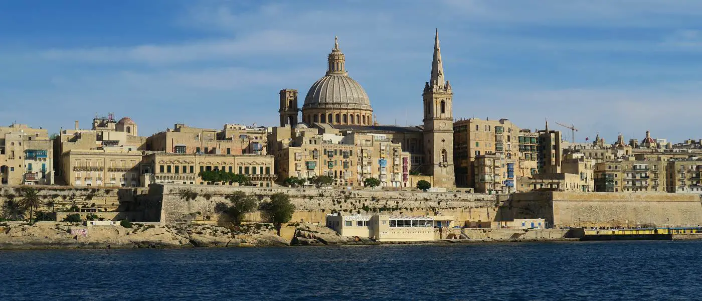 Hotels an der Küste von Valletta, mit der Altstadt