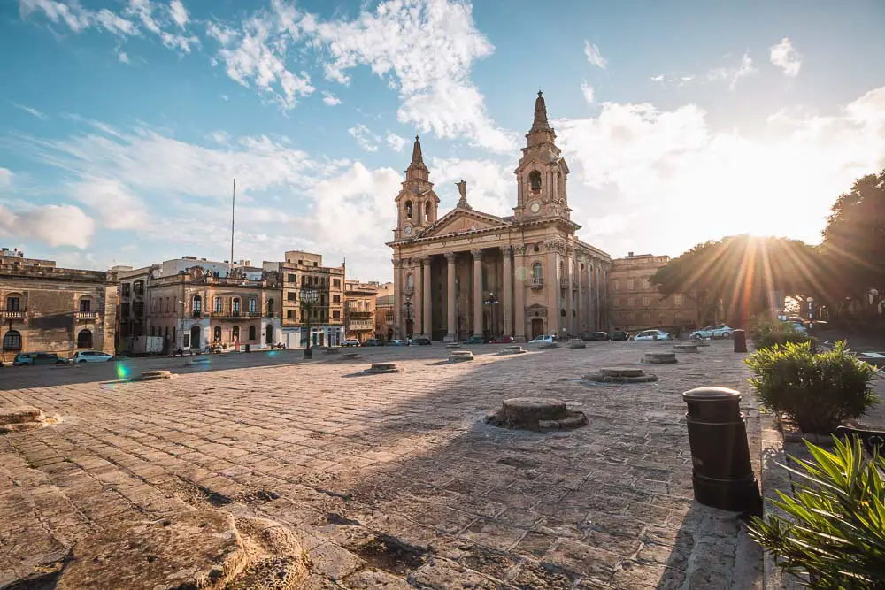 Sonnenuntergang in Floriana im Winter in Malta